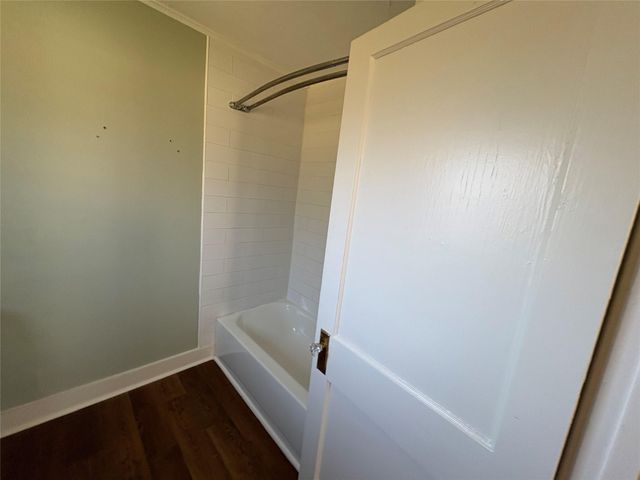 510 Hicks Street, Tomball, TX 77375