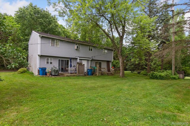 10461 Eagle Road, Rose Township, MI 48350