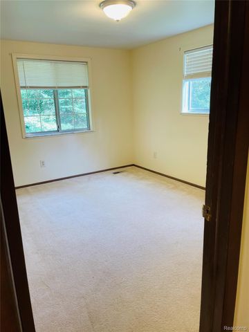 10461 Eagle Road, Rose Township, MI 48350