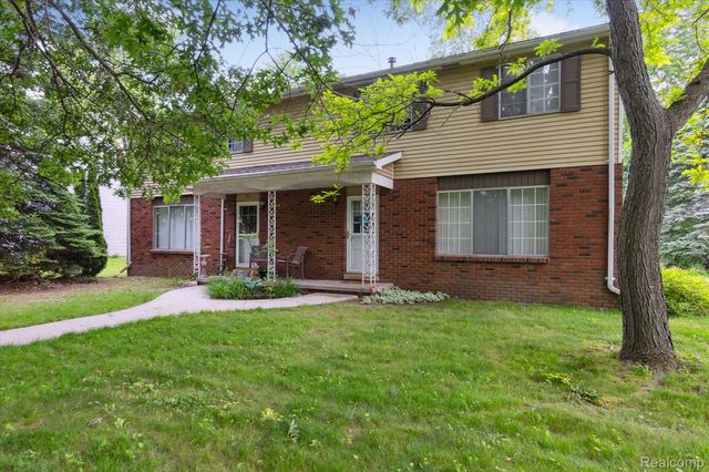 10461 Eagle Road, Rose Township, MI 48350