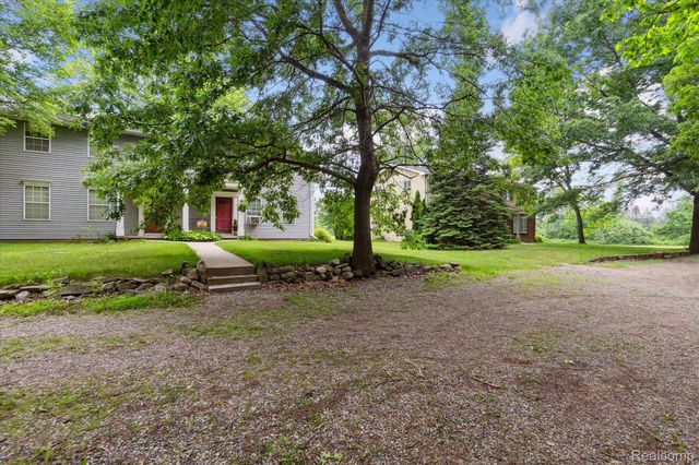10461 Eagle Road, Rose Township, MI 48350