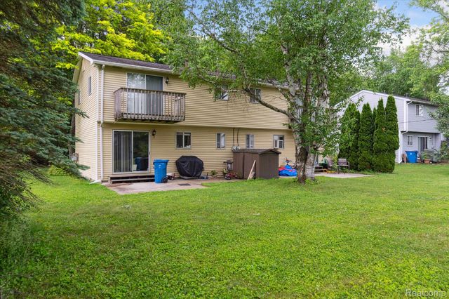 10461 Eagle Road, Rose Township, MI 48350