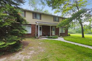 10461 Eagle Road, Rose Township, MI 48350