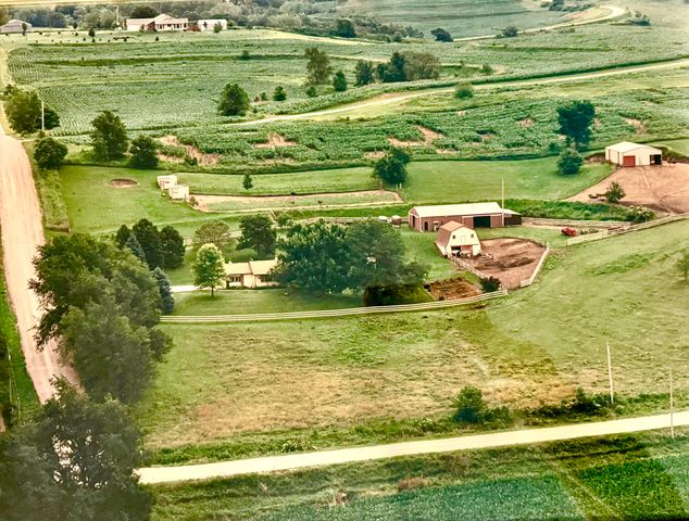 19394 MAGNOLIA Road, Crescent, IA 51526