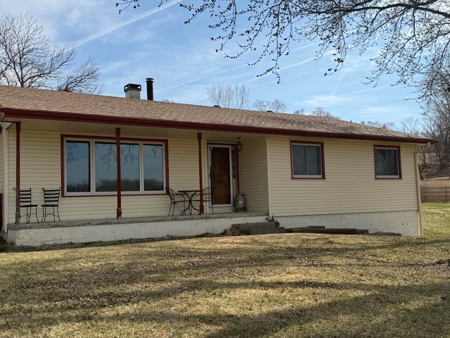 19394 MAGNOLIA Road, Crescent, IA 51526