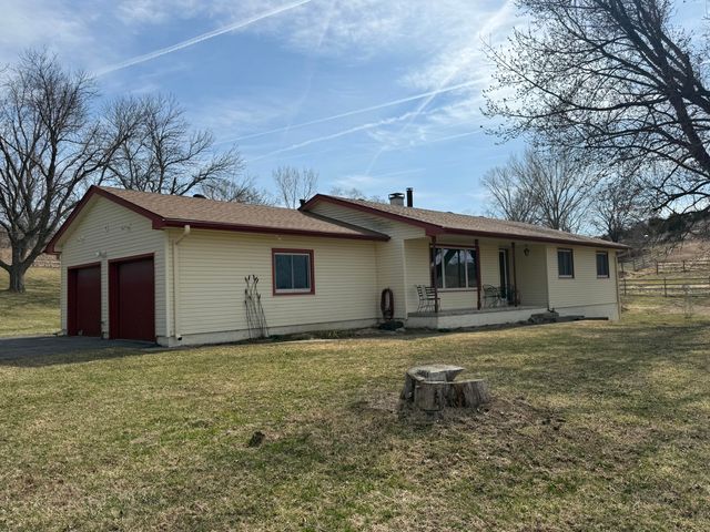 19394 MAGNOLIA Road, Crescent, IA 51526