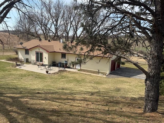19394 MAGNOLIA Road, Crescent, IA 51526