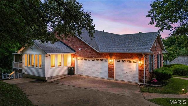 5259 Autumnwinds Drive, St Louis, MO 63129