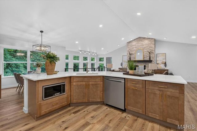 5259 Autumnwinds Drive, St Louis, MO 63129