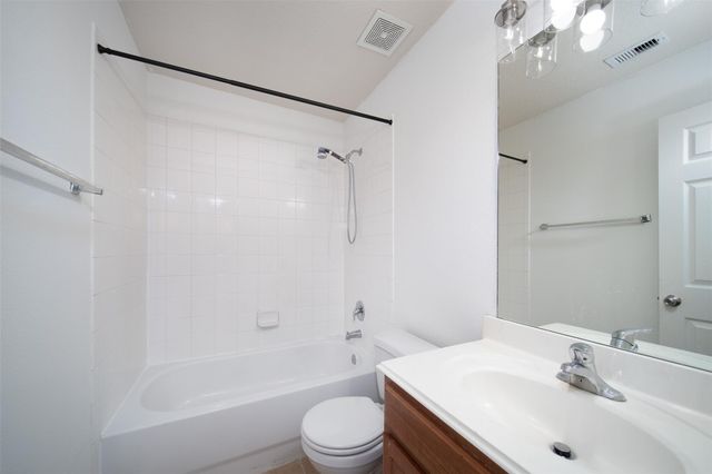 5706 Rocky Trail Drive, Houston, TX 77339