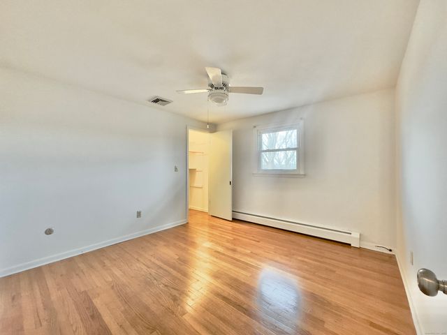 9 Rhode Island Avenue, Waterbury, CT 06704