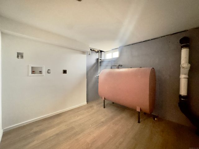 9 Rhode Island Avenue, Waterbury, CT 06704