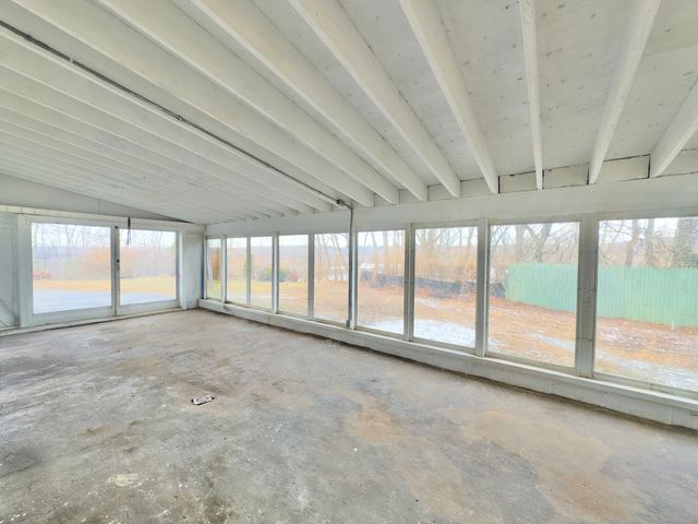 9 Rhode Island Avenue, Waterbury, CT 06704