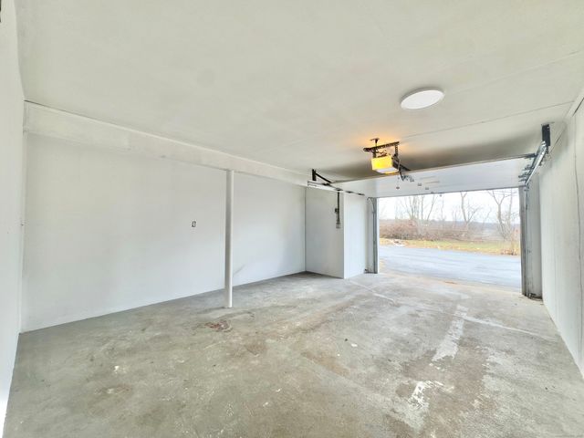 9 Rhode Island Avenue, Waterbury, CT 06704