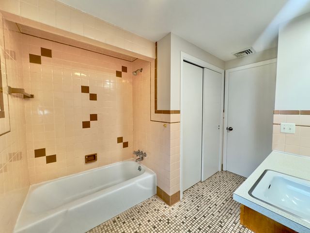 9 Rhode Island Avenue, Waterbury, CT 06704