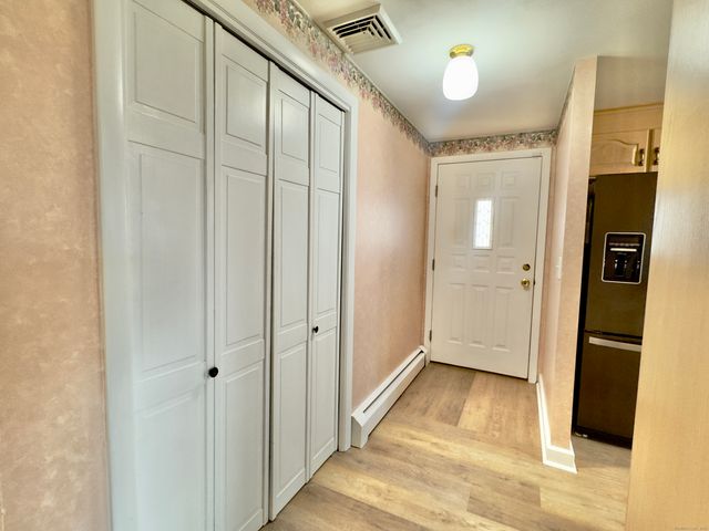 9 Rhode Island Avenue, Waterbury, CT 06704