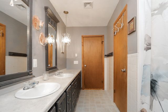 45 Beaumont Ave, Chicopee, MA 01013