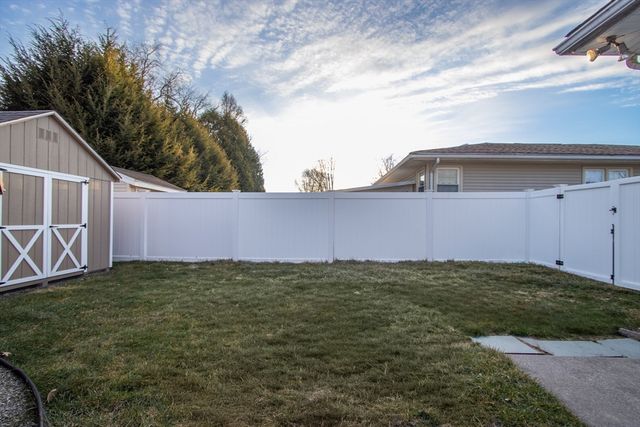 45 Beaumont Ave, Chicopee, MA 01013