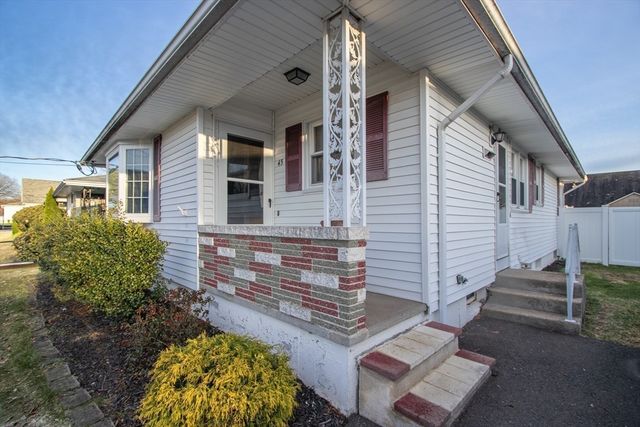 45 Beaumont Ave, Chicopee, MA 01013