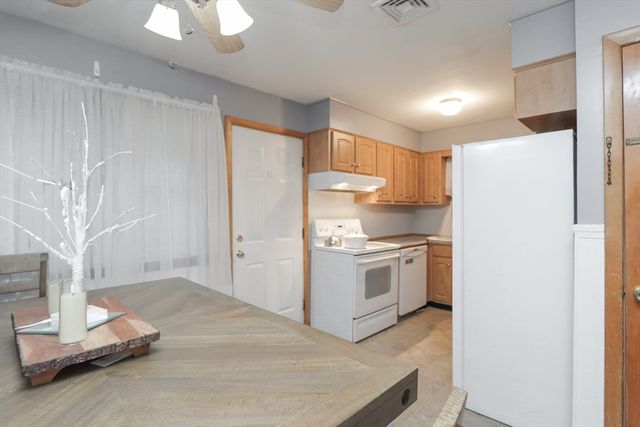 45 Beaumont Ave, Chicopee, MA 01013