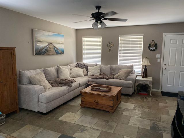 1124 Woodlands Park Dr., Lindale, TX 75771