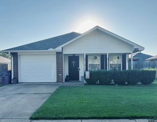 1124 Woodlands Park Dr., Lindale, TX 75771