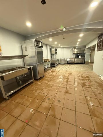 1085 Broad Street, Newark, NJ 07104