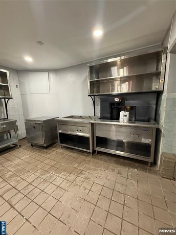 1085 Broad Street, Newark, NJ 07104