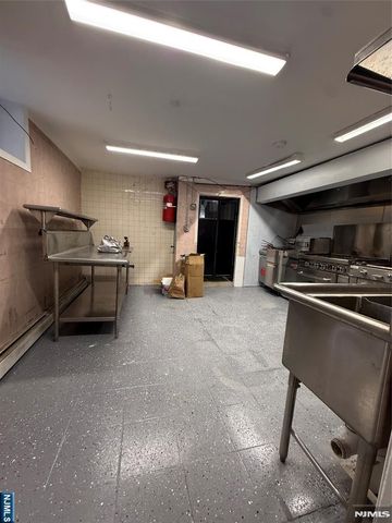 1085 Broad Street, Newark, NJ 07104