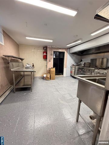 1085 Broad Street, Newark, NJ 07104