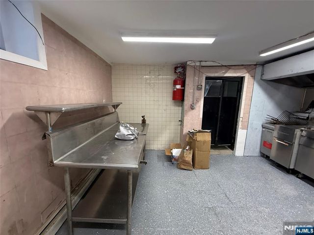 1085 Broad Street, Newark, NJ 07104