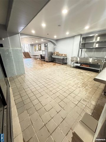 1085 Broad Street, Newark, NJ 07104