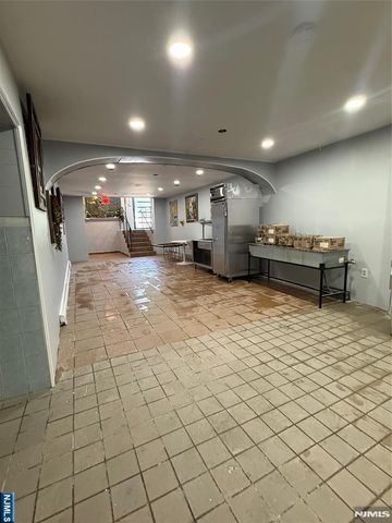 1085 Broad Street, Newark, NJ 07104