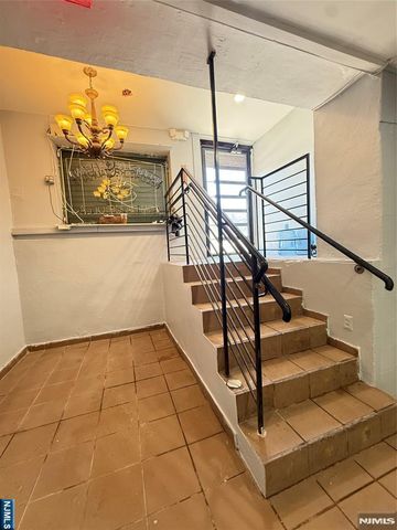 1085 Broad Street, Newark, NJ 07104