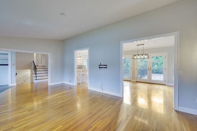 93 Woodcliff Rd, Brookline, MA 02467