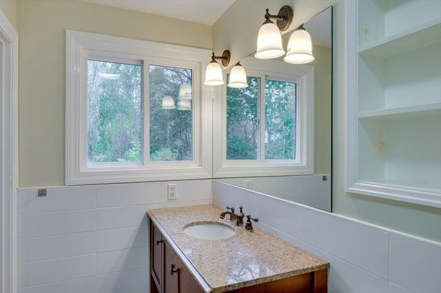 93 Woodcliff Rd, Brookline, MA 02467