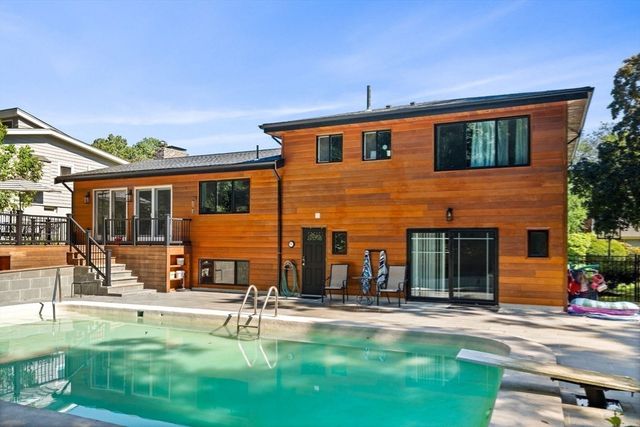 93 Woodcliff Rd, Brookline, MA 02467