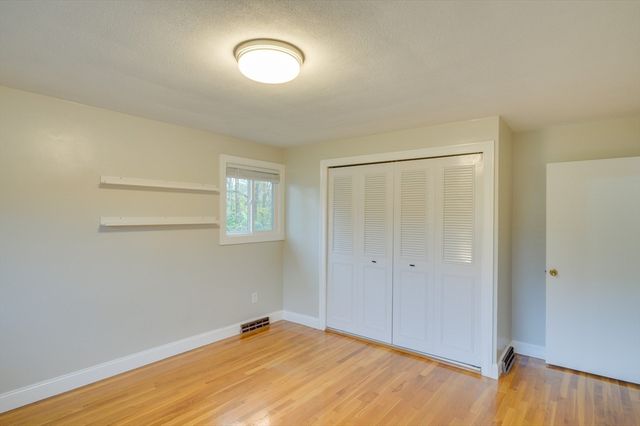 93 Woodcliff Rd, Brookline, MA 02467