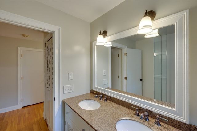 93 Woodcliff Rd, Brookline, MA 02467