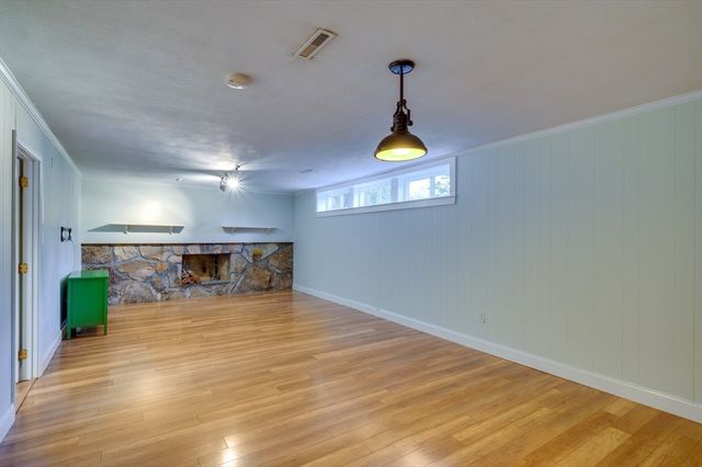 93 Woodcliff Rd, Brookline, MA 02467