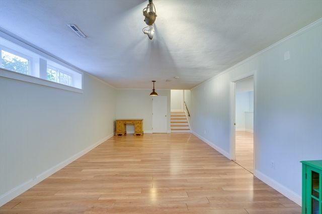 93 Woodcliff Rd, Brookline, MA 02467