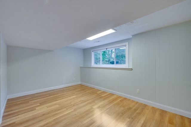 93 Woodcliff Rd, Brookline, MA 02467