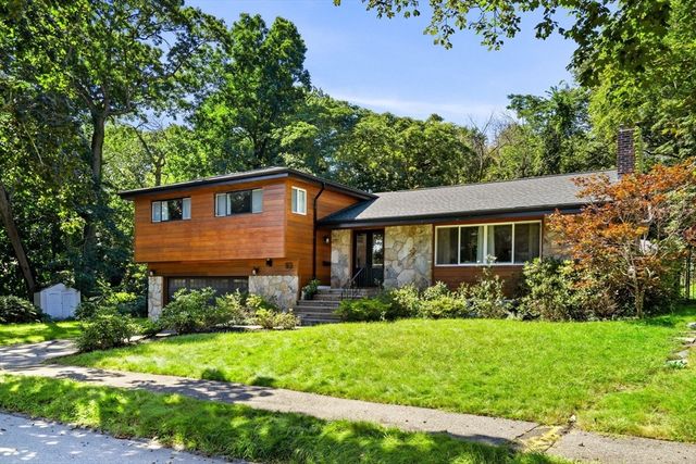 93 Woodcliff Rd, Brookline, MA 02467