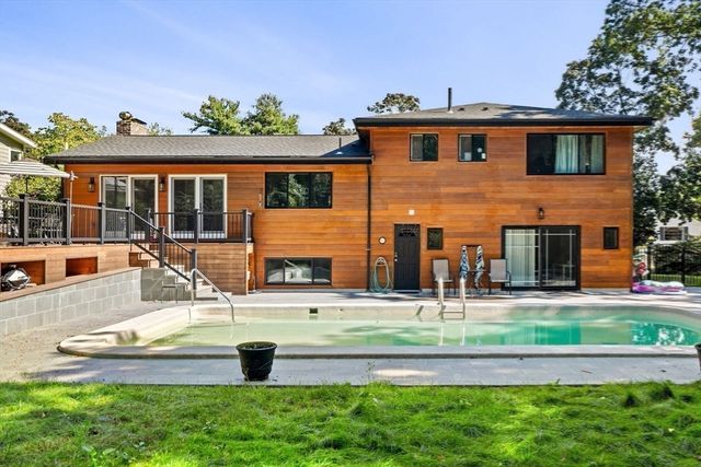 93 Woodcliff Rd, Brookline, MA 02467