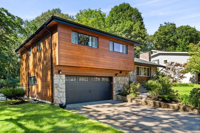 93 Woodcliff Rd, Brookline, MA 02467