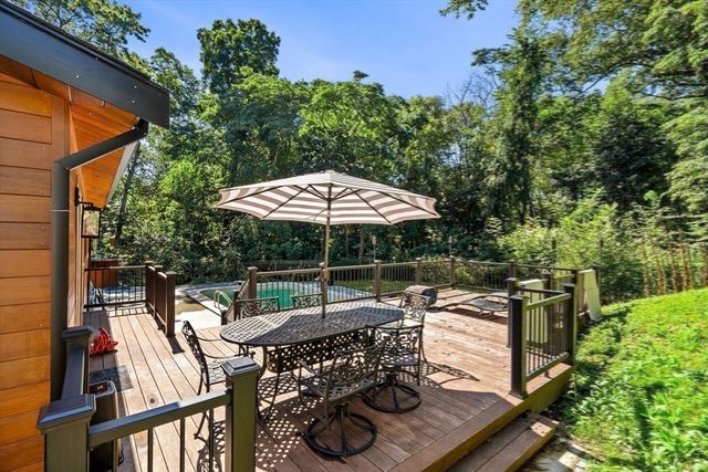 93 Woodcliff Rd, Brookline, MA 02467