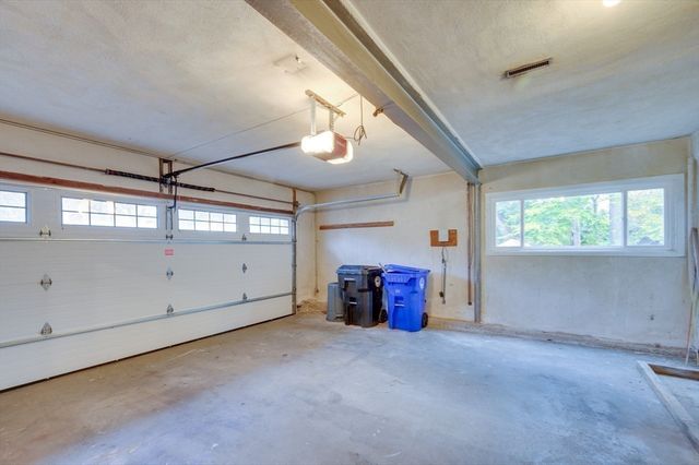 93 Woodcliff Rd, Brookline, MA 02467