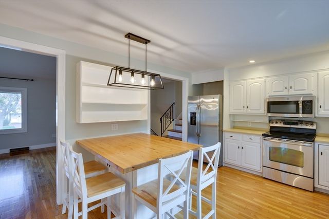 93 Woodcliff Rd, Brookline, MA 02467