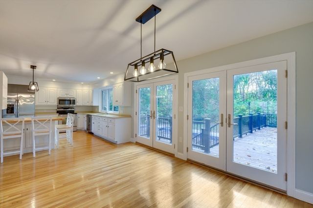 93 Woodcliff Rd, Brookline, MA 02467