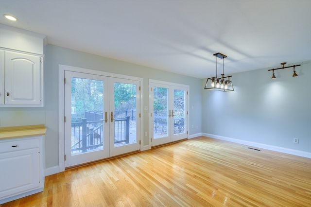 93 Woodcliff Rd, Brookline, MA 02467